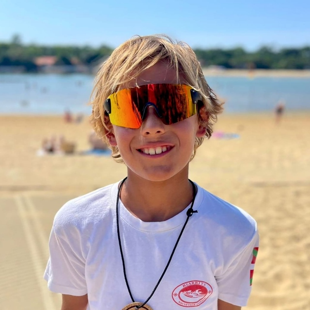 Welcome Kalani Little to the Mundaka team! Kalani is already making waves on every front! 💥 A young surf lifesaving champion, he also rides the surf with a style that’s as smooth as it is powerful. 🏆🌊 With his energy, determination, and infectious smile, Kalani perfectly embodies Mundaka’s values: passion, commitment, and freedom. 🌿 We’re proud to support him in his upcoming sporting adventures! 💪 Stay tuned… the best is yet to come. 🔥